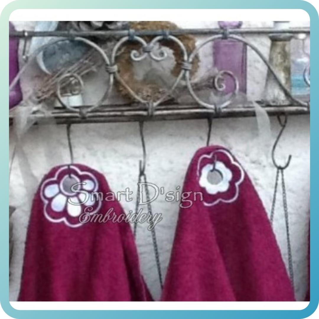 ITH FLOWER TOWEL TOPPER